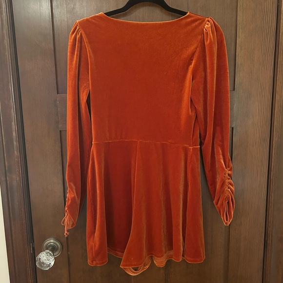 Urban Outfitters Ruched Orange Velvet Romper Size M - Picture 6 of 11